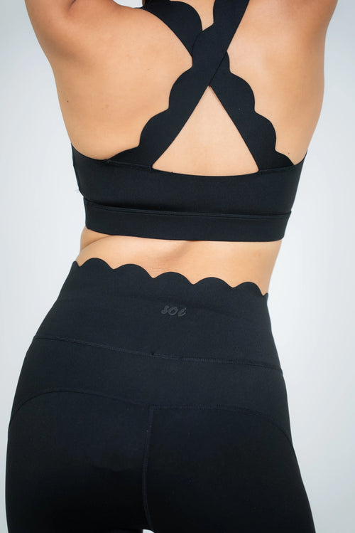 Back detail of Soi sculpt core activewear set