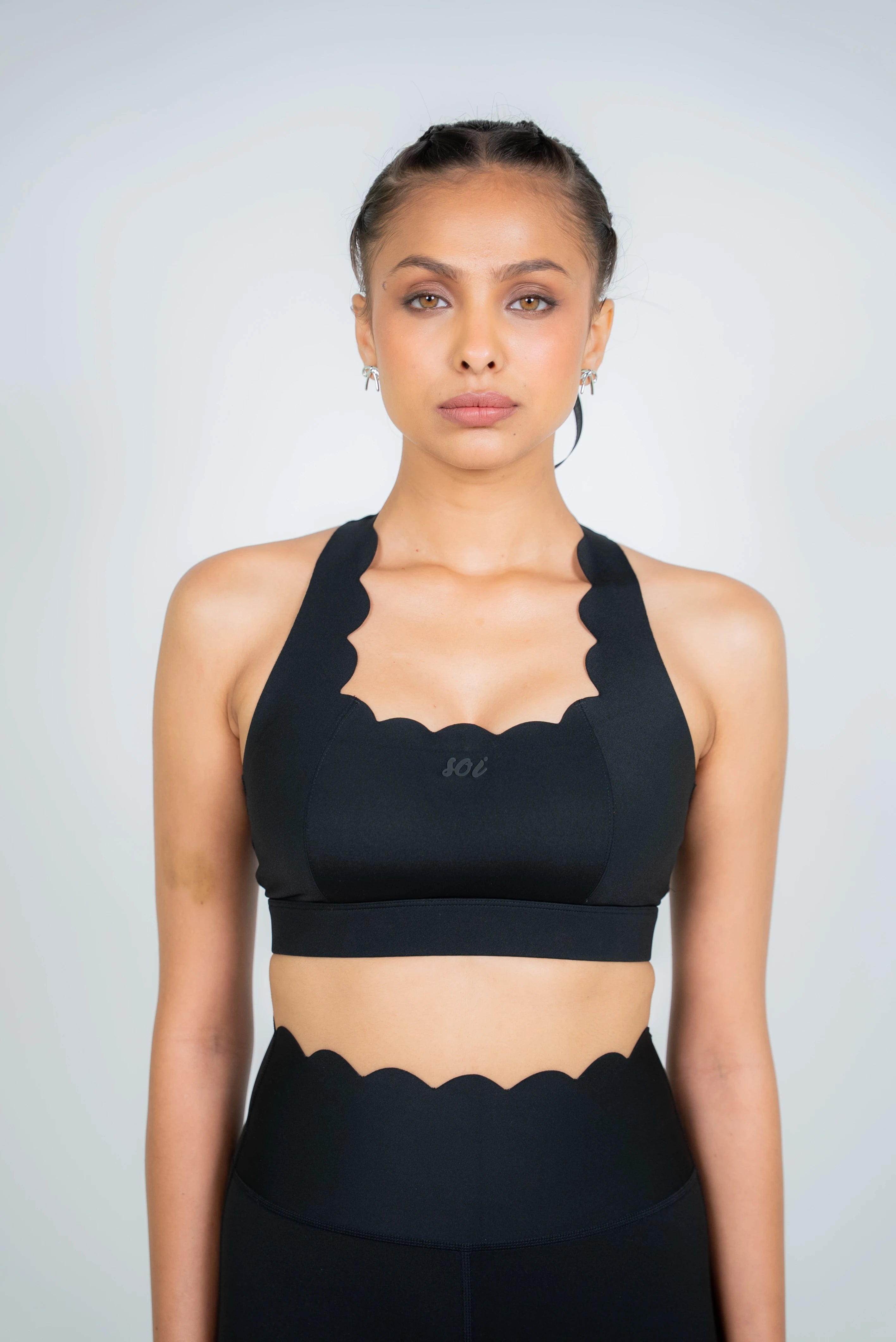 Soi sculpt sports bra and leggings close up