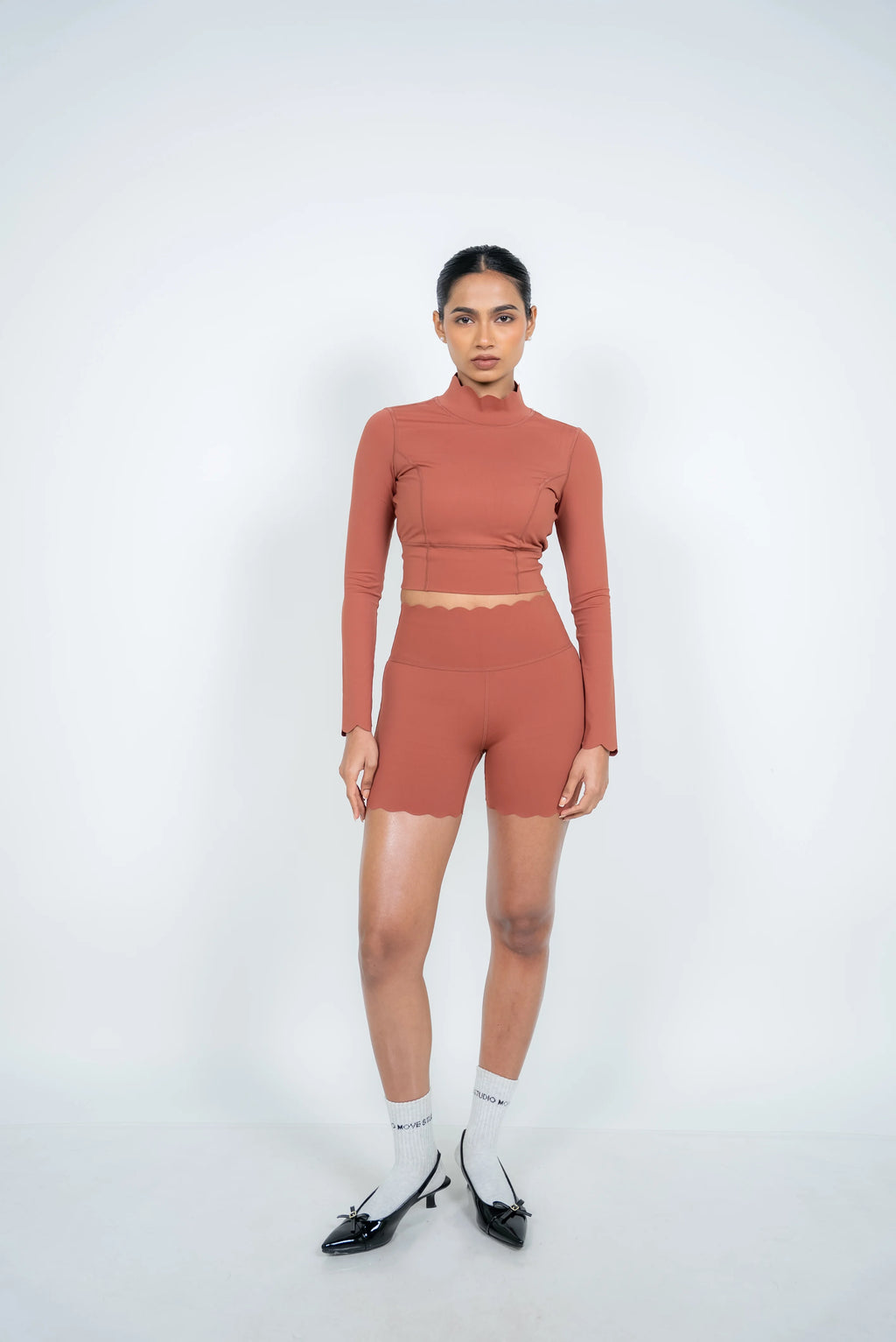 Soi sculpt short premium activewear front view