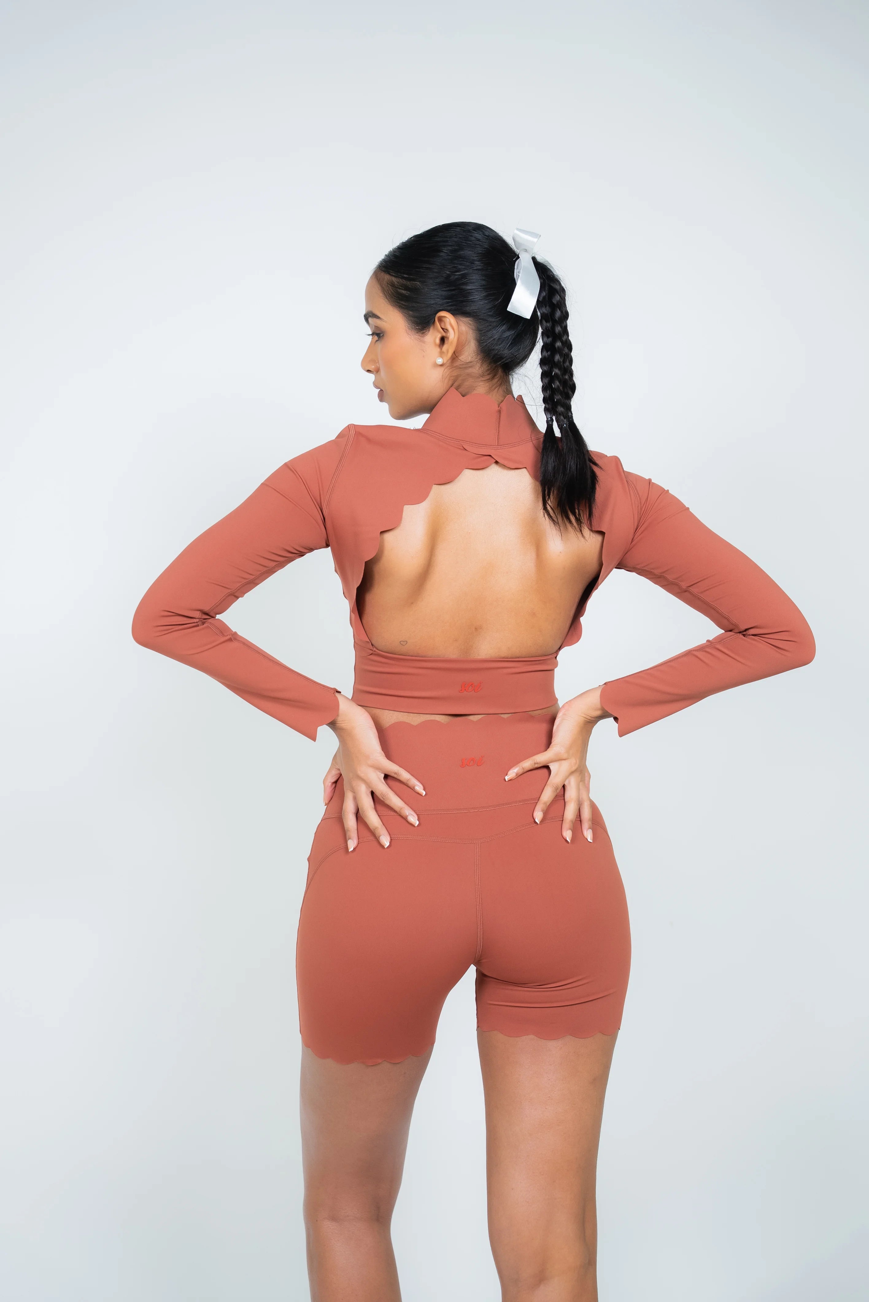 open back detail of soi sculpt short 